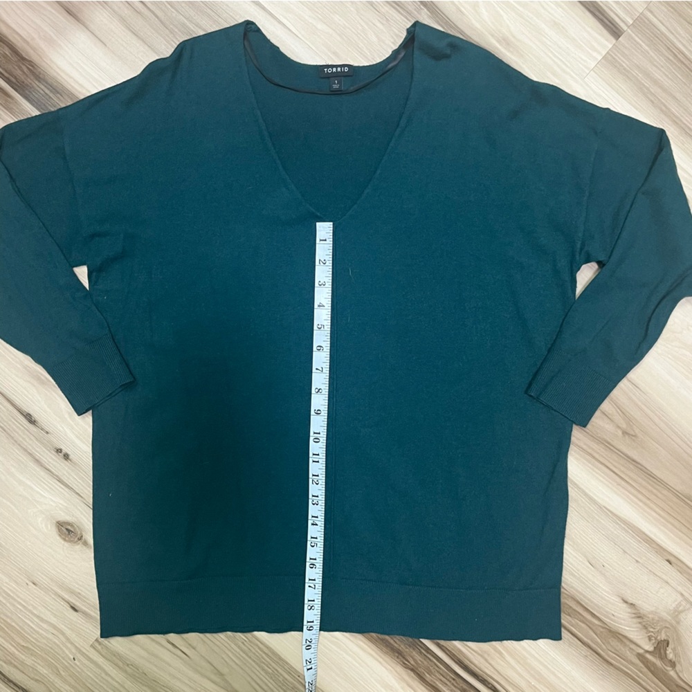 Torrid Pullover Drop Shoulder Emerald Green Sweater Size 1 - Picture 7 of 8